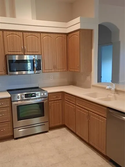 1315 Elli Cir — Photo 16
