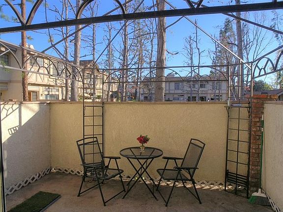 3rd image of 7100 Balboa Blvd Unit 502