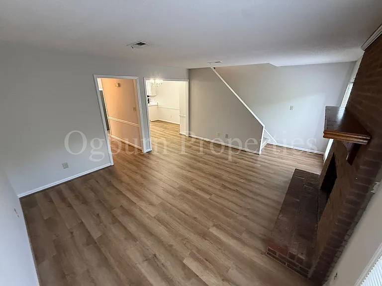 1905 Winding Ridge Ct — Photo 4