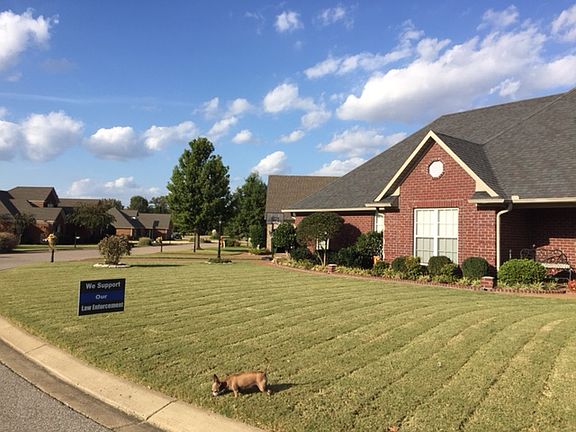 2nd image of 148 Indian Wells Dr