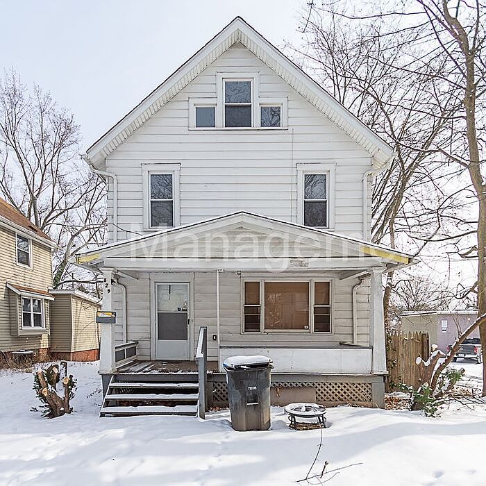 1st image of 829 Berwin St