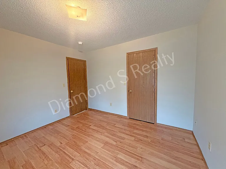 1499 W Rainey Fourplex — Photo 8