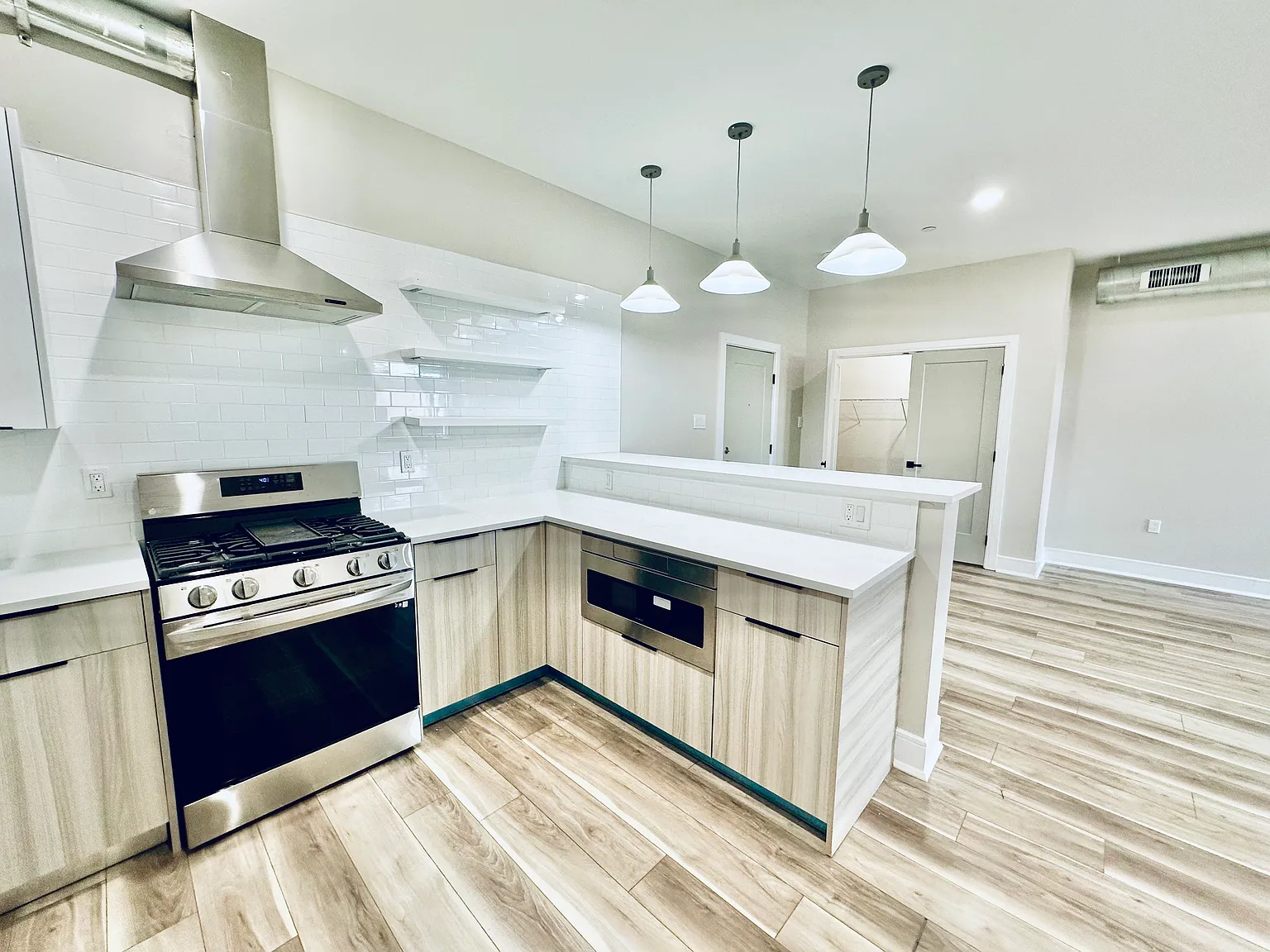 3202 Capri Dr — Photo 4