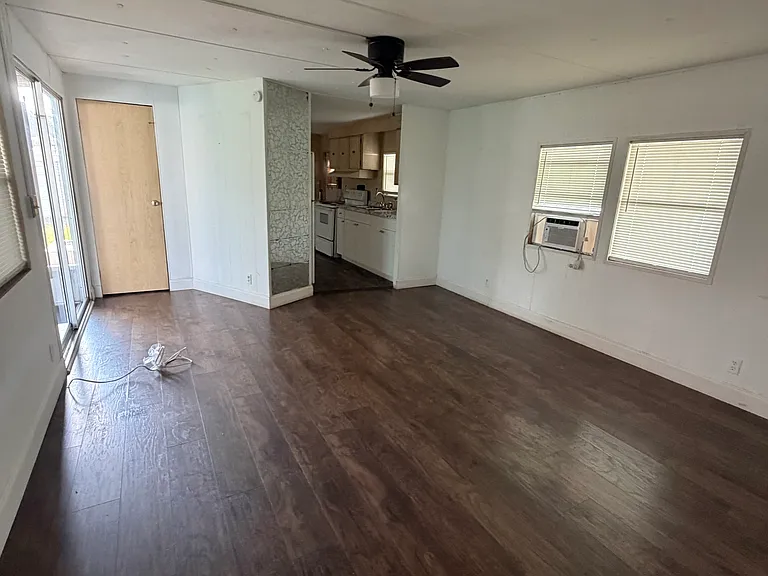 370 NW 134th Way — Photo 2