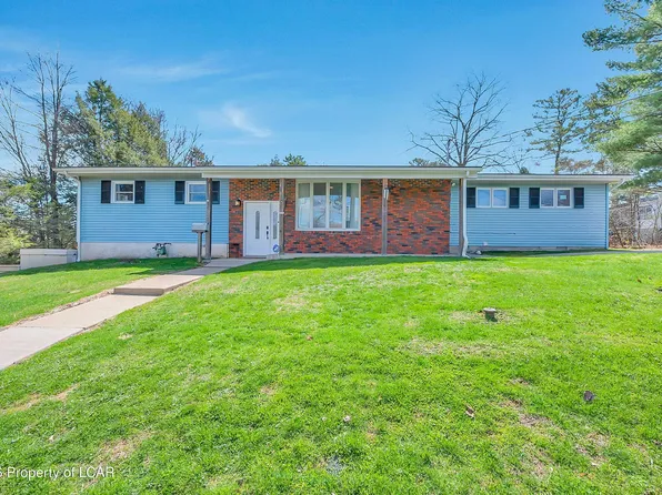 50 Lackawanna Ave, Dallas, PA 18612