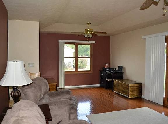5th image of 517 David Dr