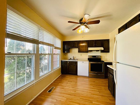 3rd image of 712 Gormley Dr