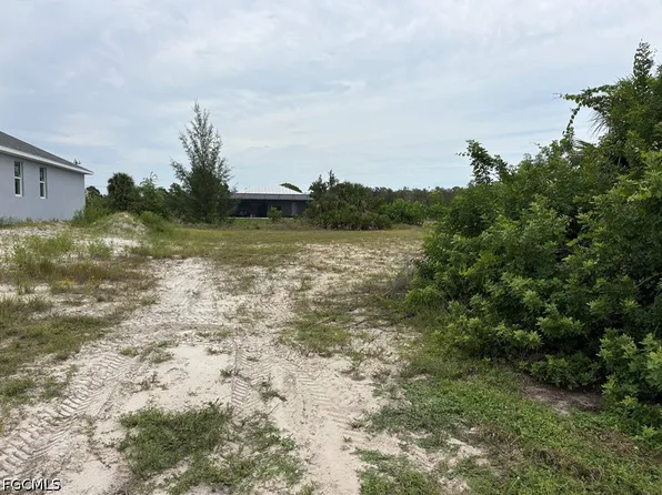 2725 NW 41st Ave, Cape Coral, FL 33993