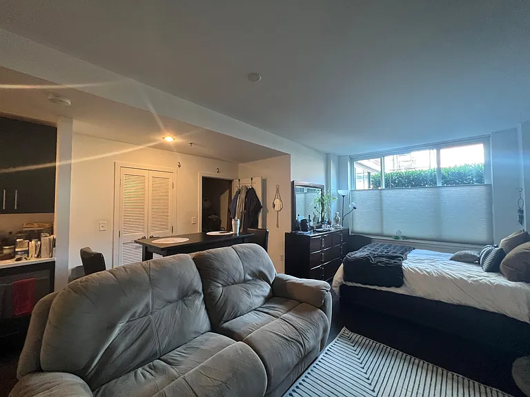 1100 Maxwell Ln #424 — Photo 1