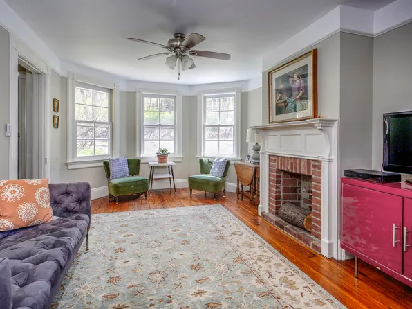 79 Roxiticus Rd, Far Hills, NJ 07931