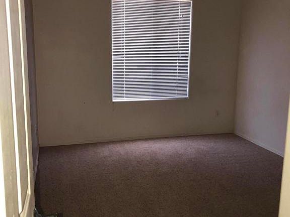 4th image of 2262 N Hudson Ct