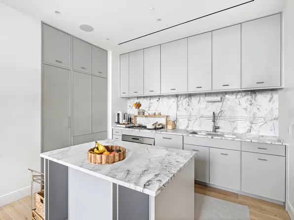 347 Henry Street image 4 of 25