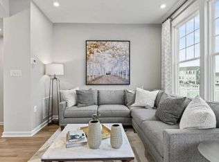 10 Coolidge Ave, Ranson, WV 25438