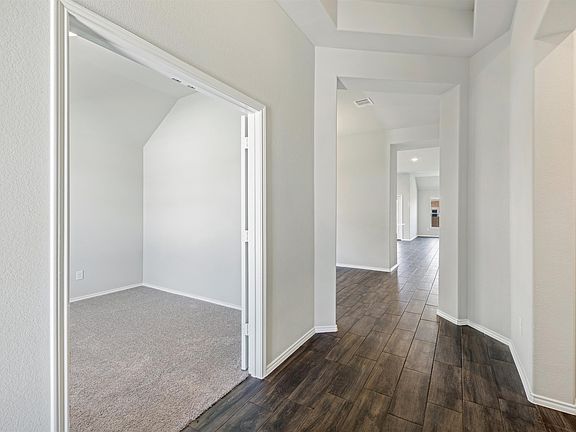 5th image of 1804 Barberry Way