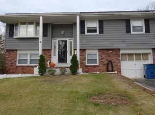 3 Iris Dr, Jackson, NJ 08527