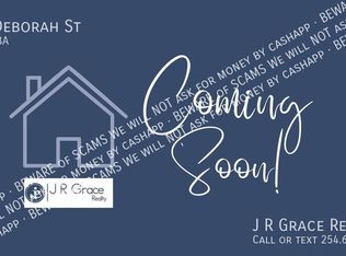 902 Deborah St, Groesbeck, TX 76642