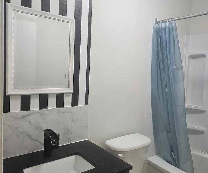 8 Wellington St #4 — Photo 5