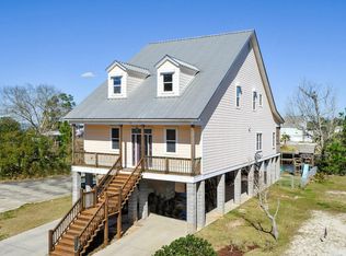 116 Elm Ln, Pass Christian, MS 39571