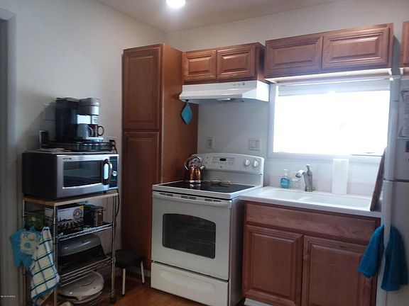 5th image of 1078 S Lewis Ln
