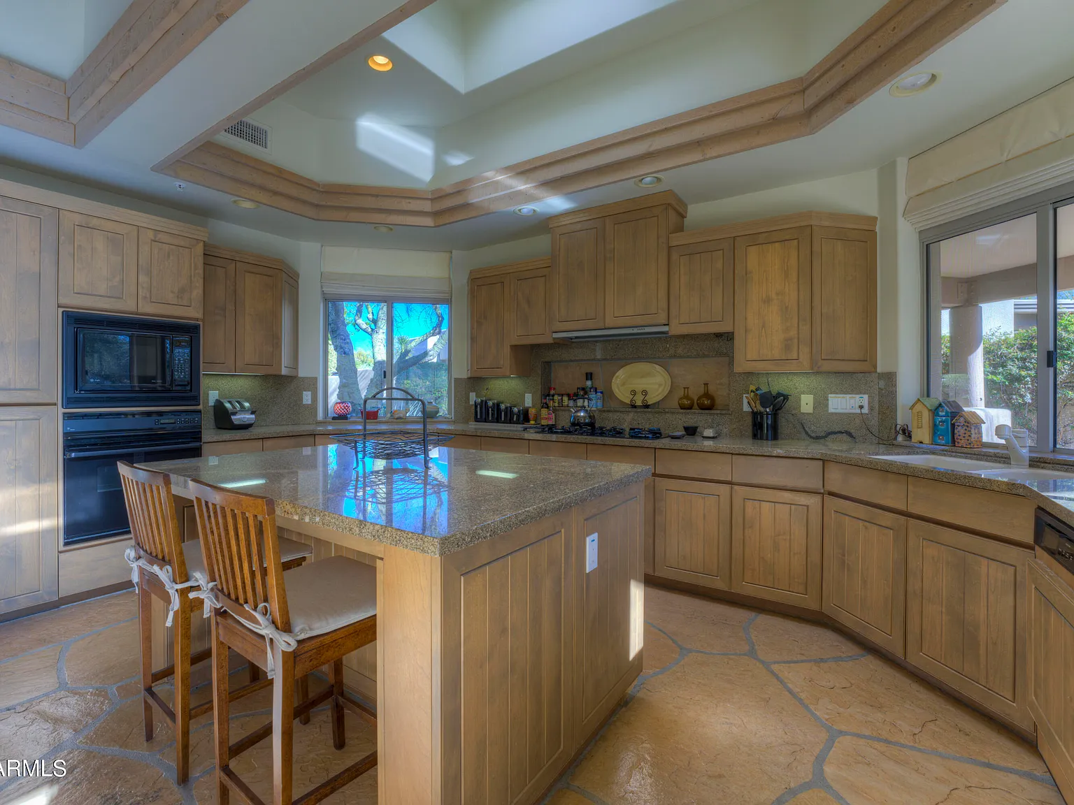 3 bed, 2.5 bath, 2557 sqft, $4,200 — Photo 4