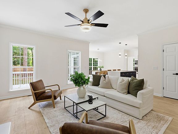 4th image of 209 Minden Ln