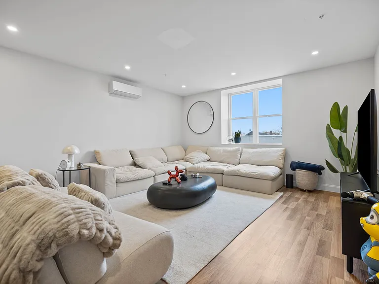 Lofts at 27 Water Street — Photo 8