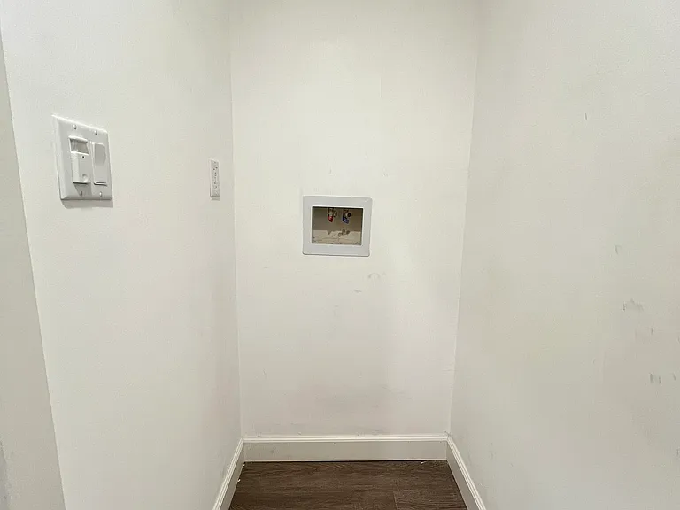 926 Warwick Ave — Photo 19