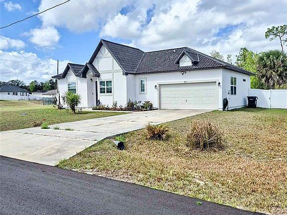 5th image of 747 Fraser Ct