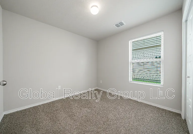 10422 Beachball Bnd — Photo 4