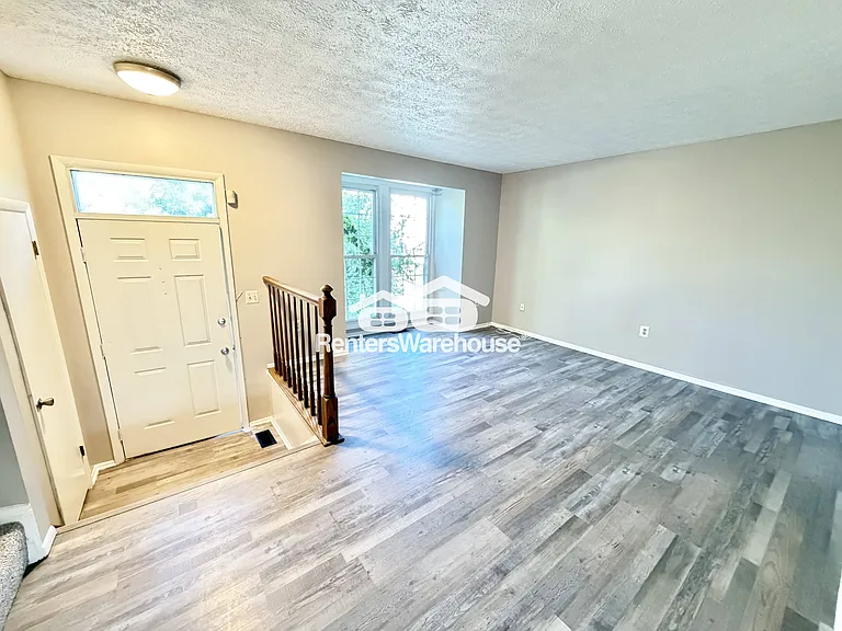 44 Running Brook Dr — Photo 4