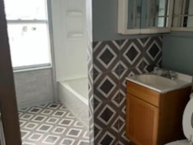 240 Elm St #1 — Photo 7