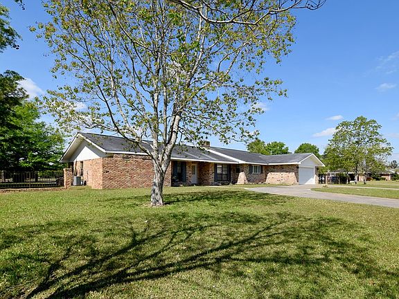 2nd image of 3009 Fairway Dr
