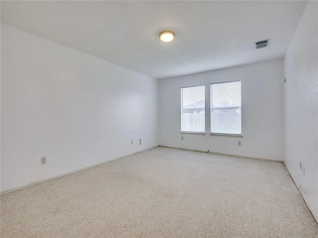 4beds 2.5baths sweet home in Little elm — Photo 3