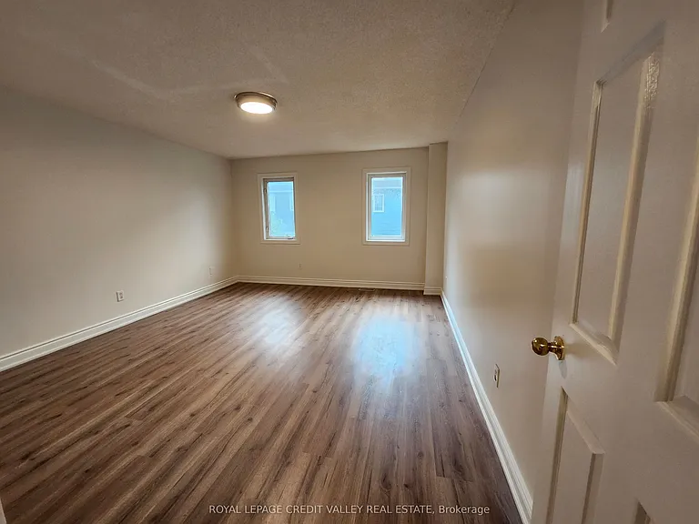 800 Dundas St W #39 — Photo 10