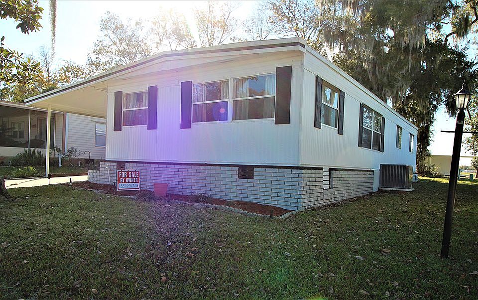 1st image of 65 Hillcrest Ln