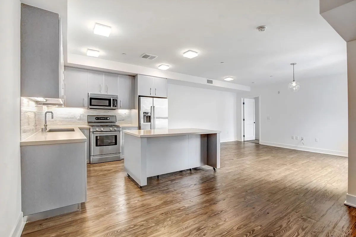 Building Photo - 1167 S Barrington Ave #Z203