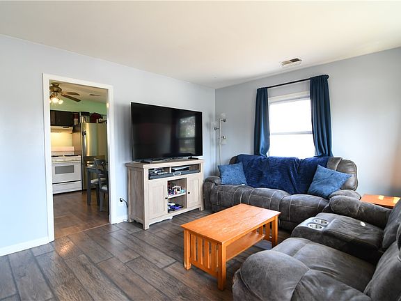 5th image of 332 W Imboden Dr