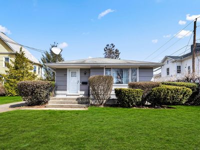 379 Circular Avenue, Hamden, CT, 06514