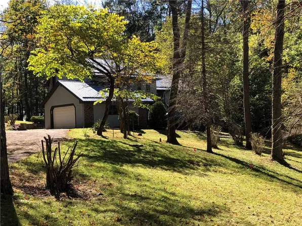 218 Chestnut Ln, Chalk Hill, PA 15421