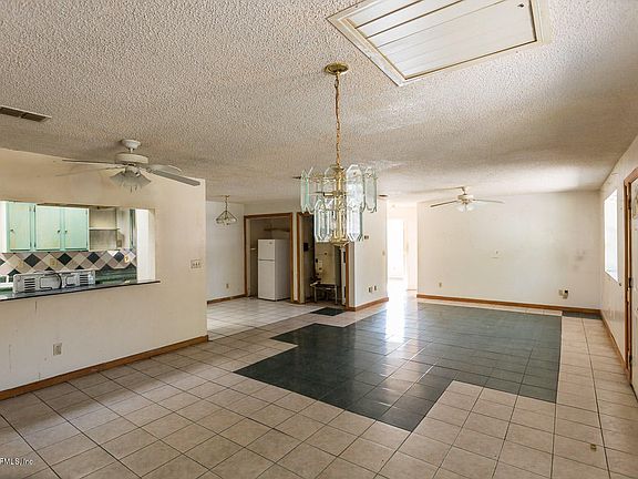 3rd image of 684 McDower Ln