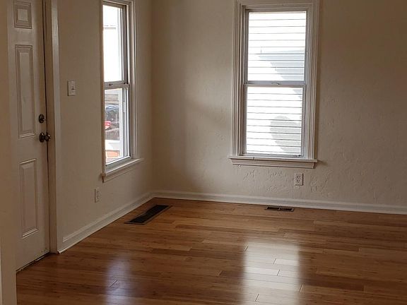 5th image of 1349 W 67th St #1