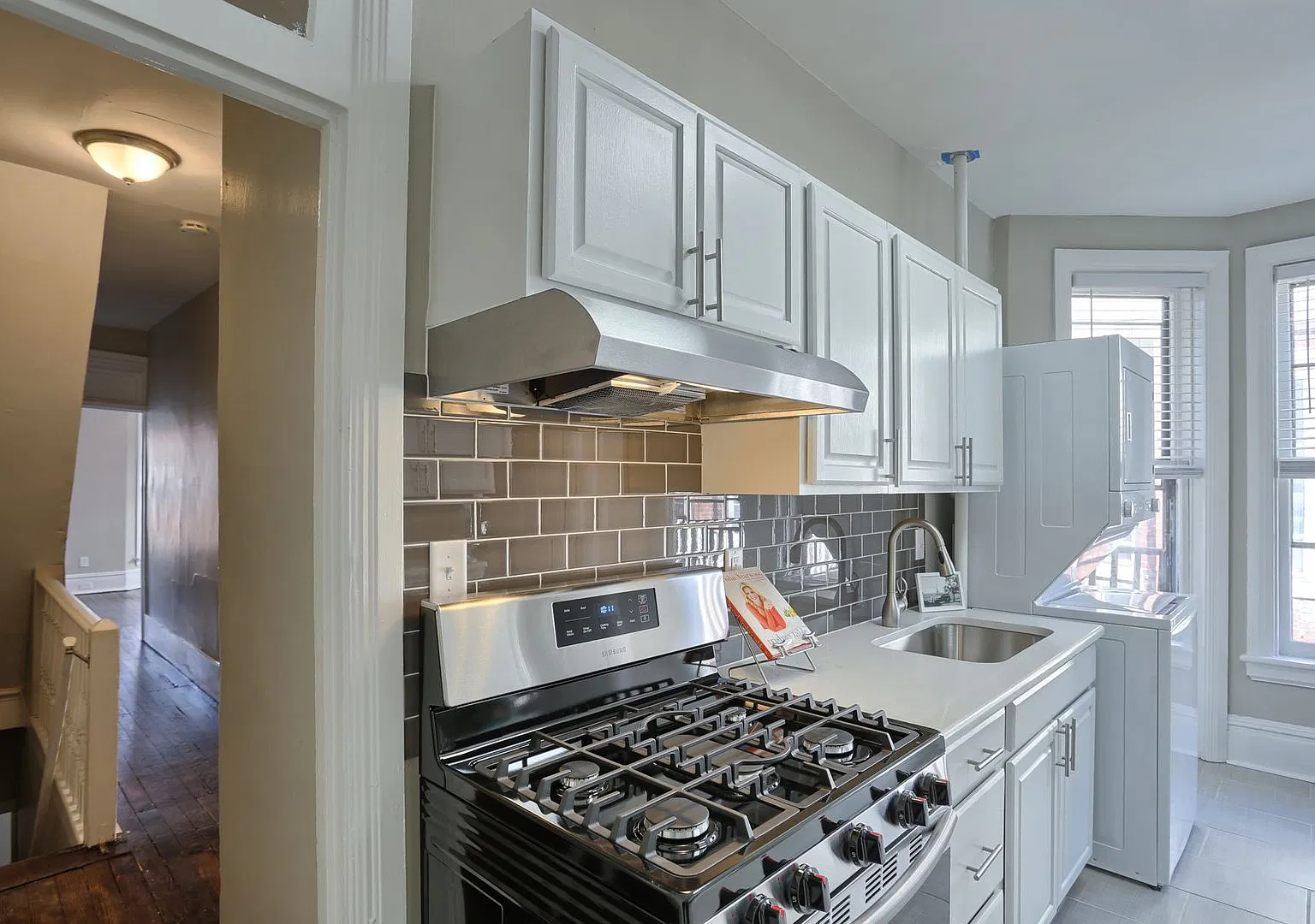 1523 Green Street — Photo 4