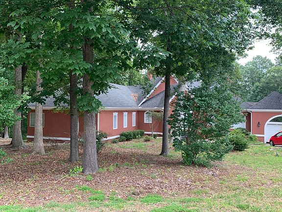 3rd image of 105 Ashcroft Ct
