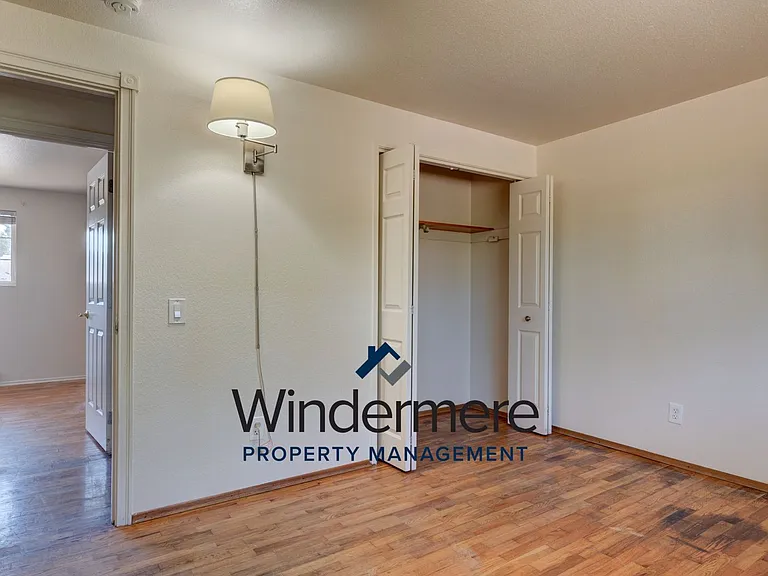 130 NW Clipper Dr — Photo 10
