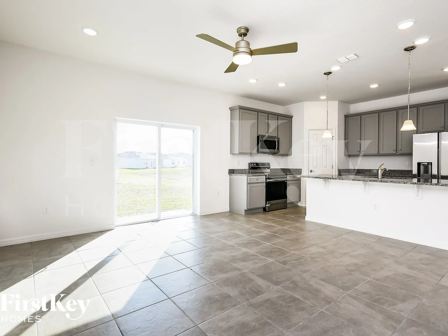 4 bed, 2.0 bath, 2001 sqft, $2,200 — Photo 3