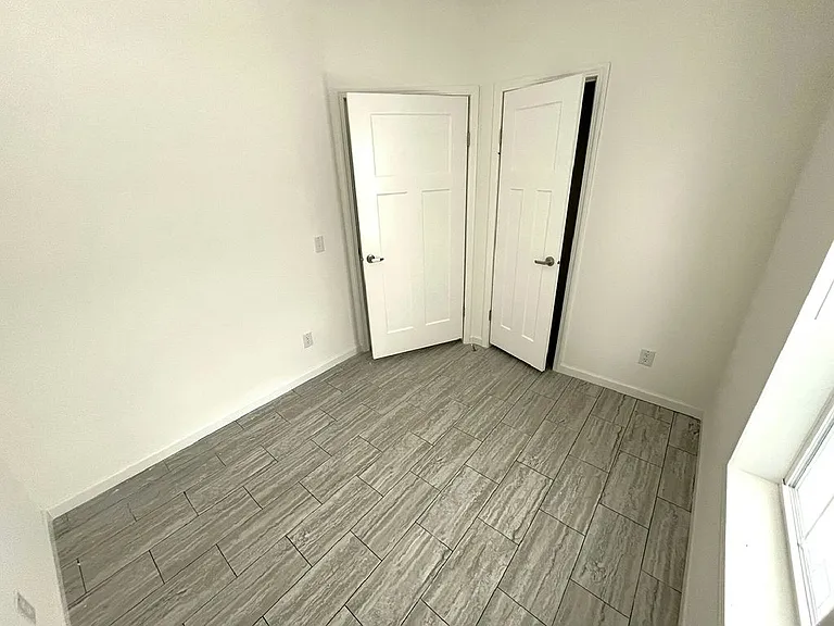 5644 Woodford St #5644E — Photo 10