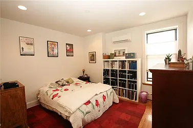 Rented by R New York