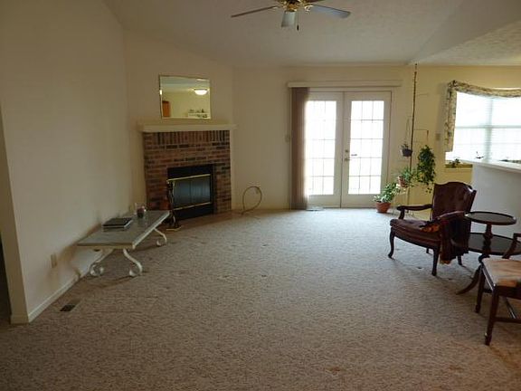 4th image of 217 N Rosebery Ln