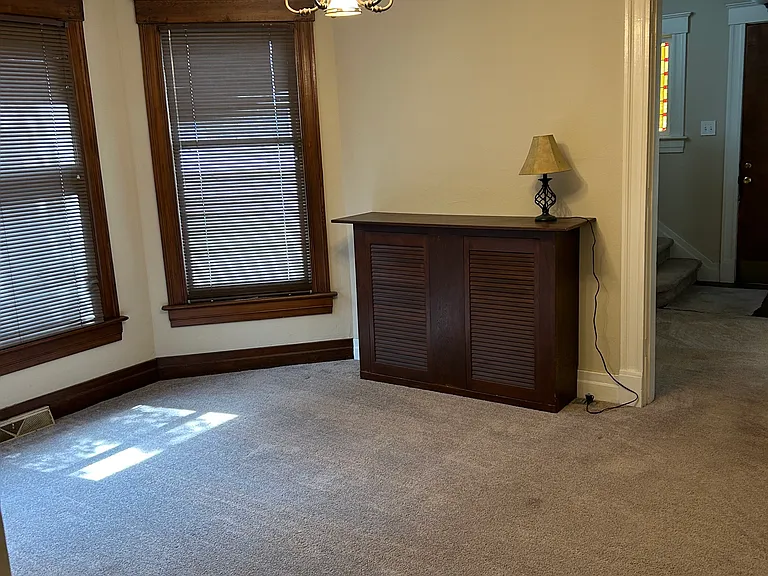 421 Brown Ave — Photo 9