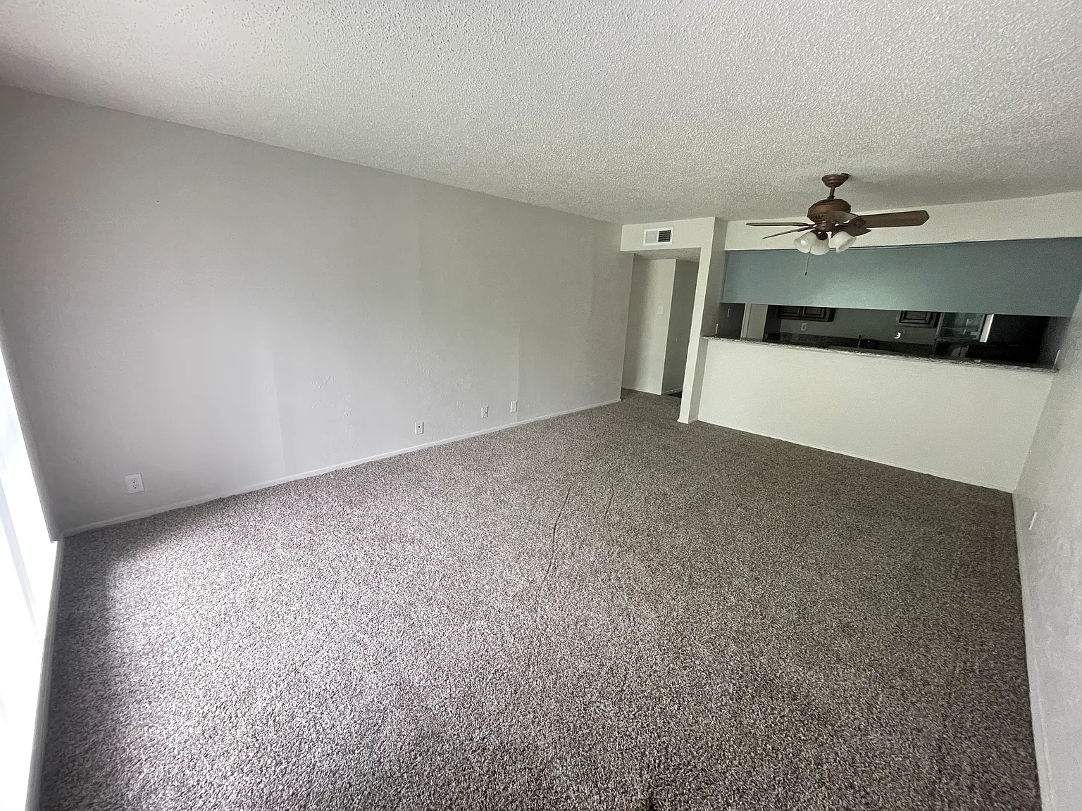 2 bed, 886 sqft, $1,200 — Photo 1